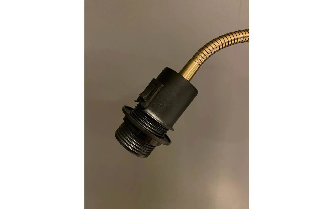 Ljusdal Golvfot 140cm 1L Svart/Matt Mässing Ex. Lampskärm