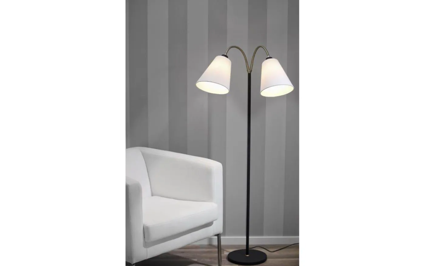 Ljusdal Golvfot 140cm 2L Svart/Matt Mässing Ex. Lampskärmar