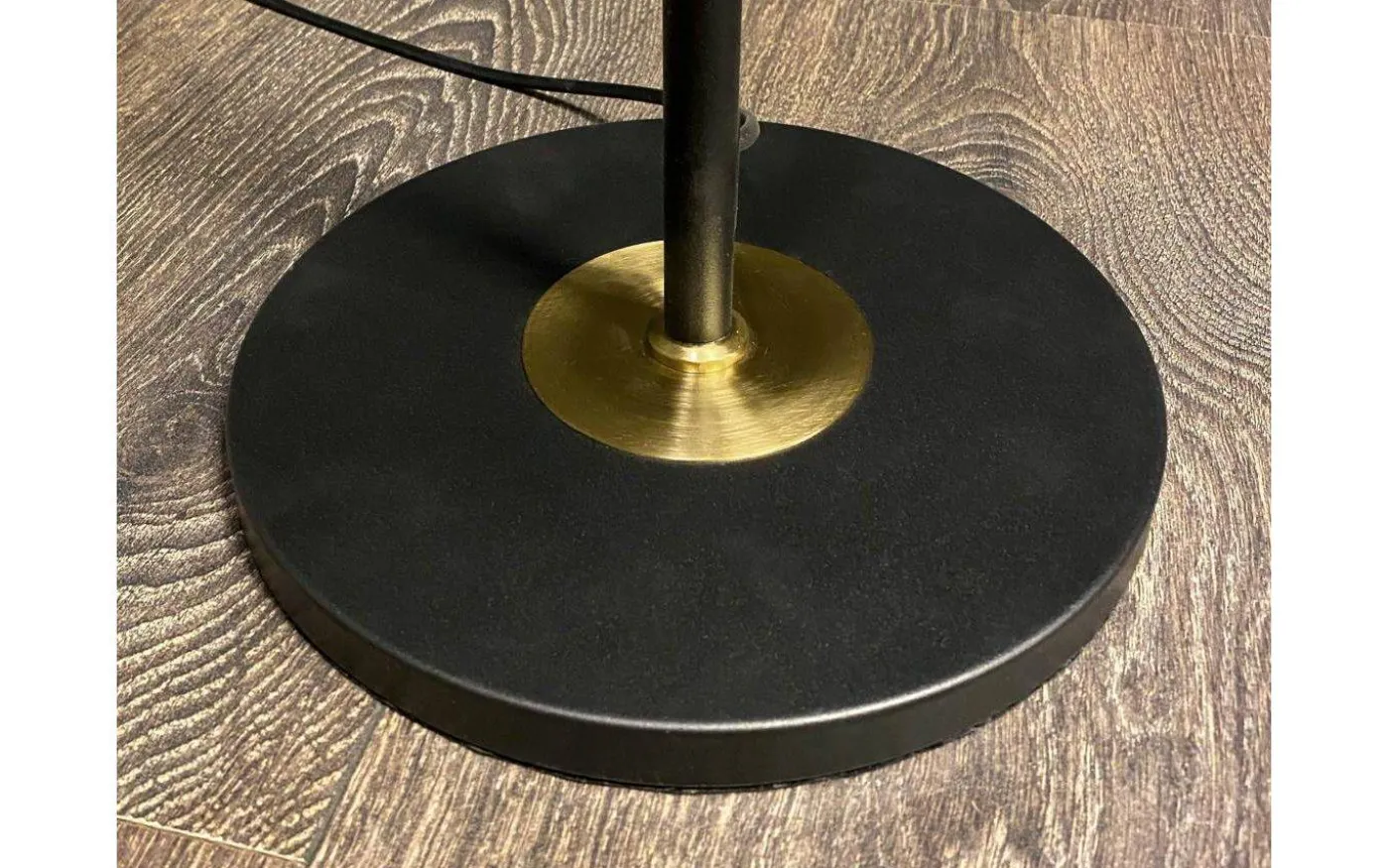 Ljusdal Golvfot 140cm 2L Svart/Matt Mässing Ex. Lampskärmar