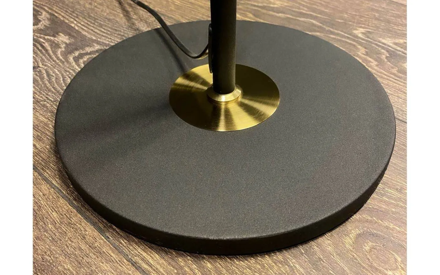 Ljusdal Golvfot 140cm 3L Svart/Matt Mässing Ex. Lampskärmar