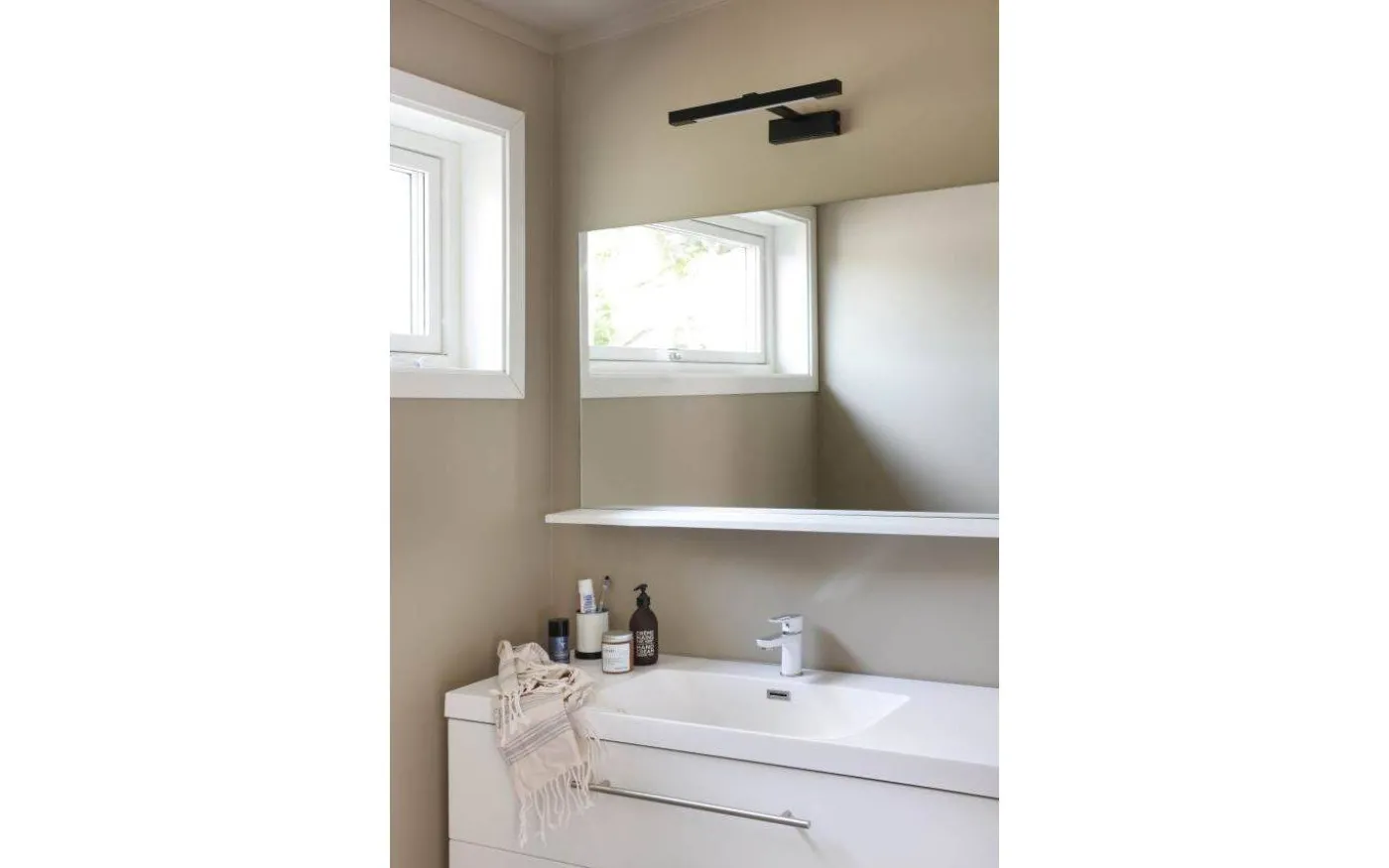 Lucca Spegelbelysning 25cm LED 9W 3000K Svart IP44