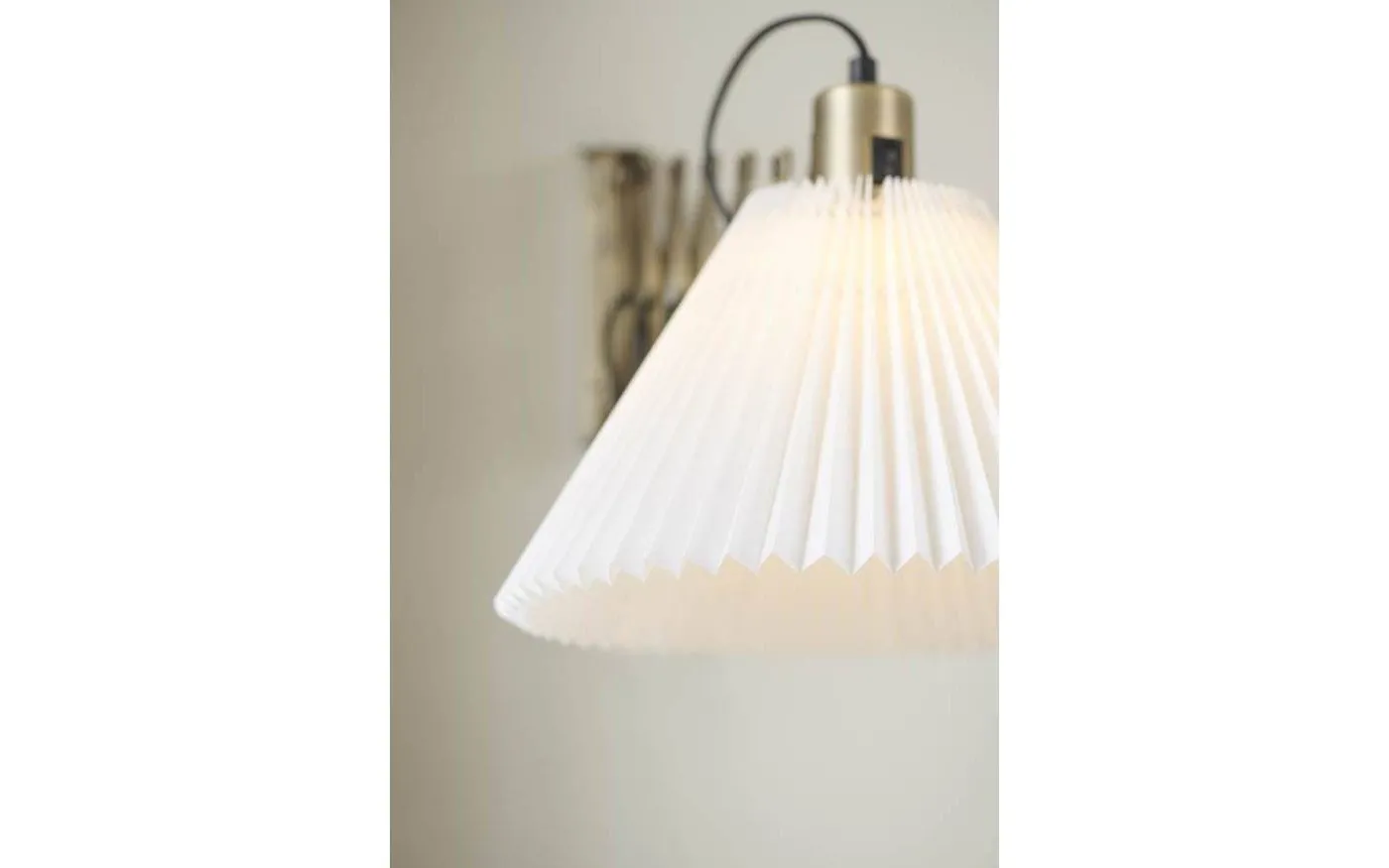 Medina Vägglampa Antikmässing/Vit