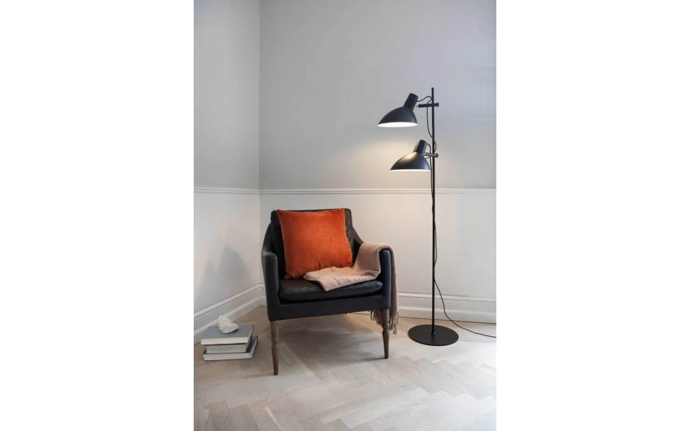 Metropole Golvlampa 2L 150cm Svart