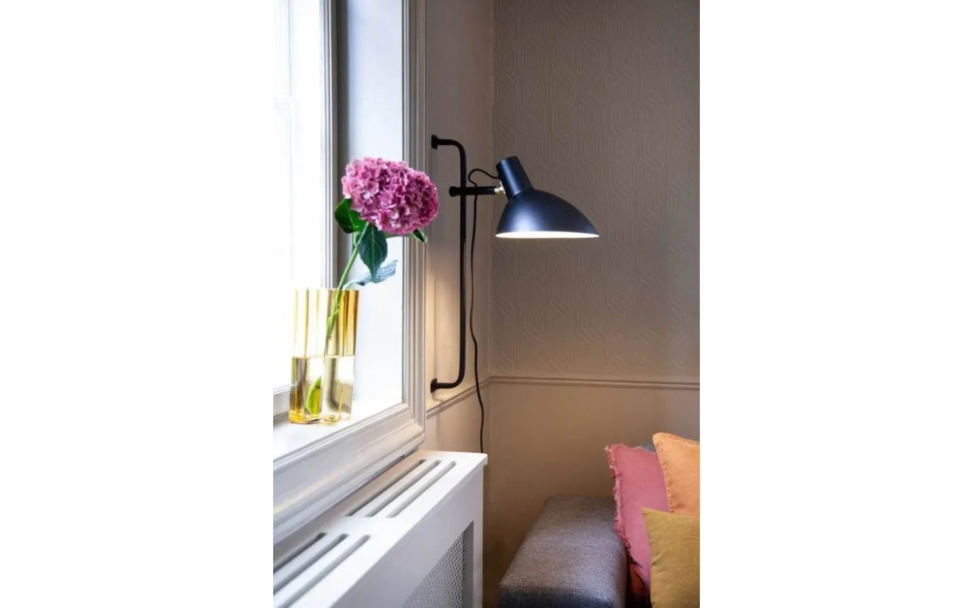 Metropole Vägglampa Grande Svart