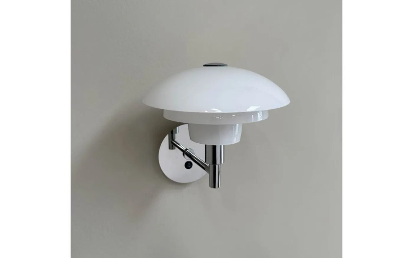 Morph Vägglampa Opal/Krom