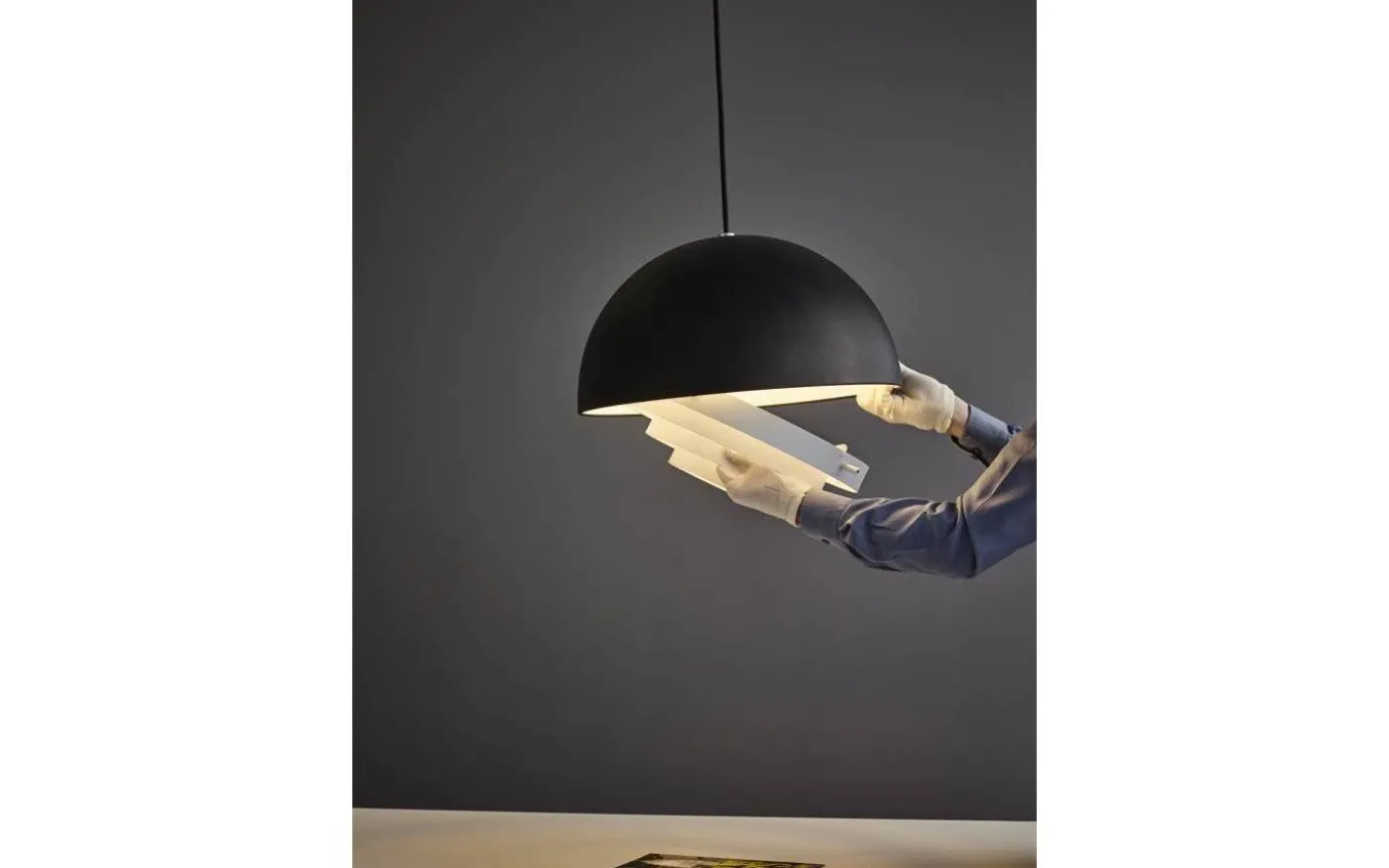 Motown Taklampa 36cm Svart