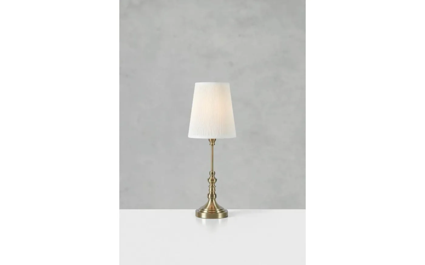 Noble Bordslampa 66cm Offwhite/Antikmässing