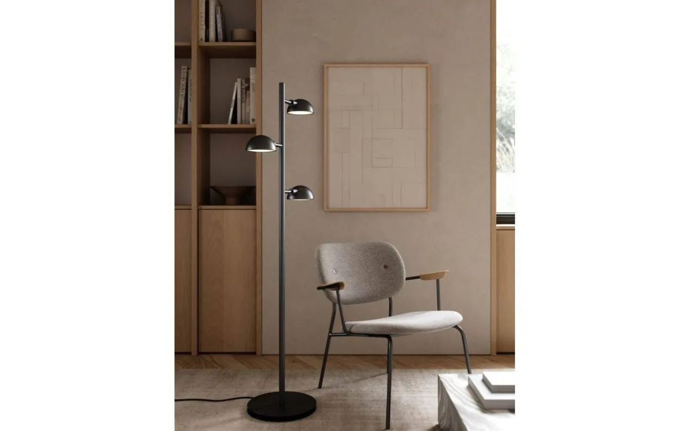 Nomi Golvlampa 1,43m Svart