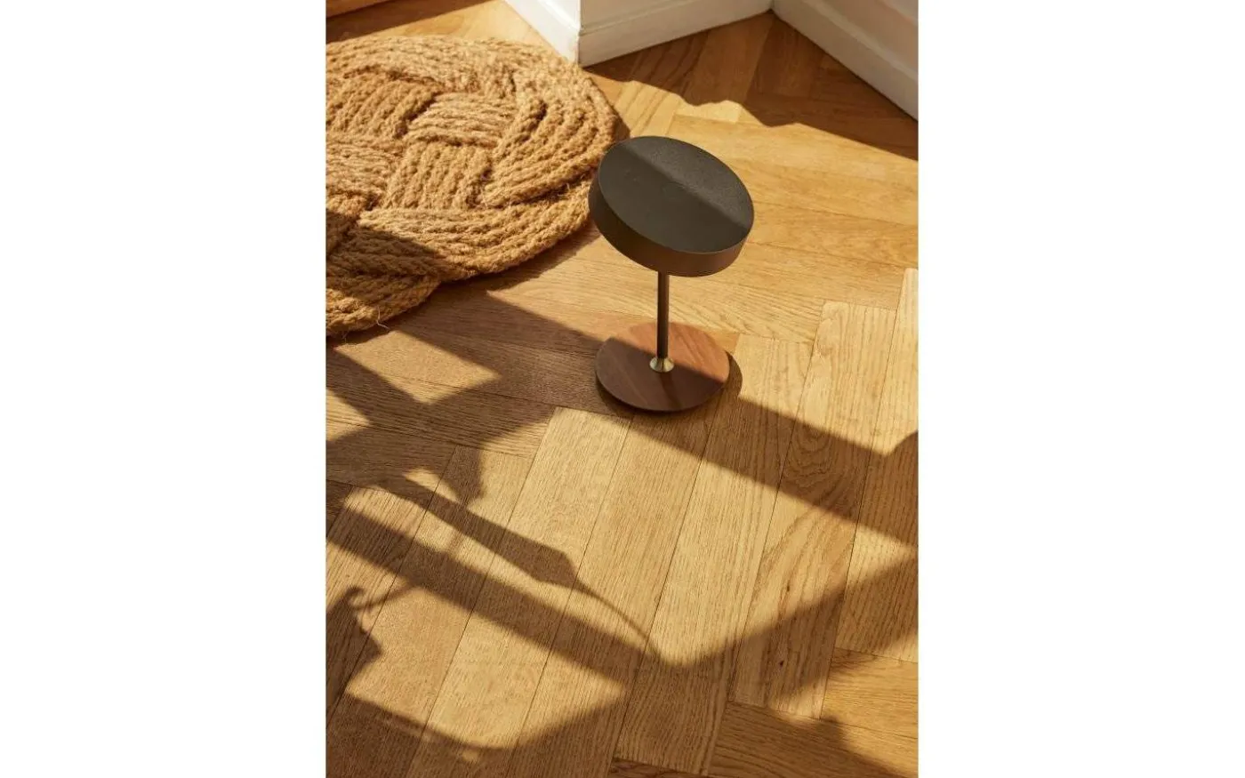 On The Move Uppladdningsbar Bordslampa LED 3-Steg DIM Gun Black