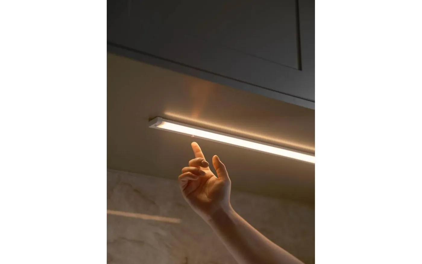 Preston Bänkarmatur 55cm LED 3000K/4000K 8W Vit