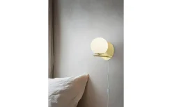 Pure Vägglampa E14 matt mässing