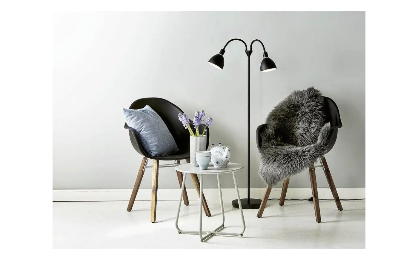 Ray Golvlampa 155cm 2L Svart