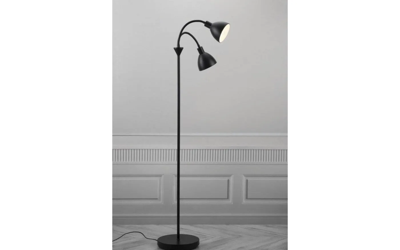 Ray Golvlampa 155cm 2L Svart