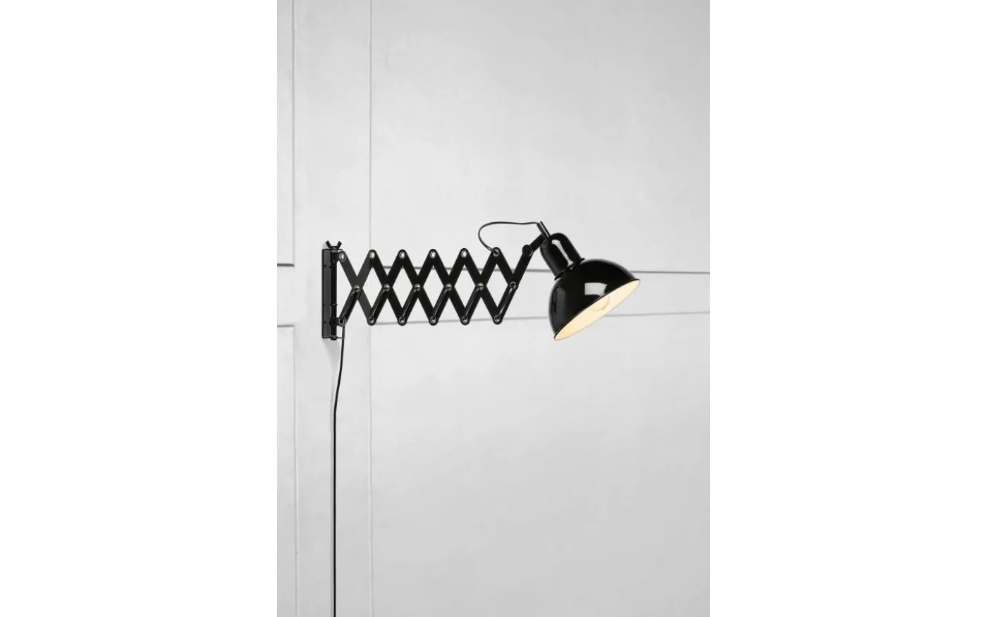 Riggs Vägglampa Svart