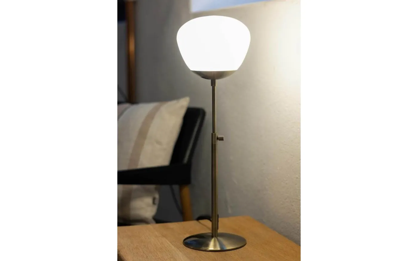 Rise Bordslampa 60cm Antikmässing/Vit