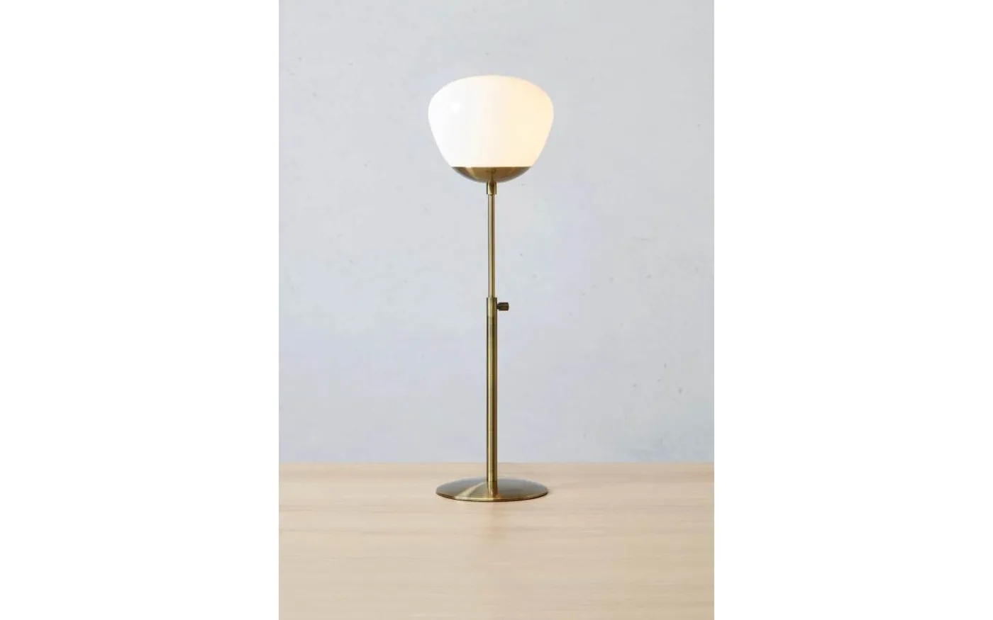 Rise Bordslampa 60cm Antikmässing/Vit