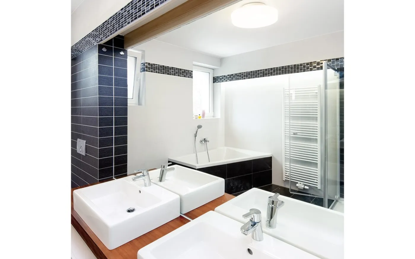 Sassari Plafond 28cm 24W 3000K Vit IP65