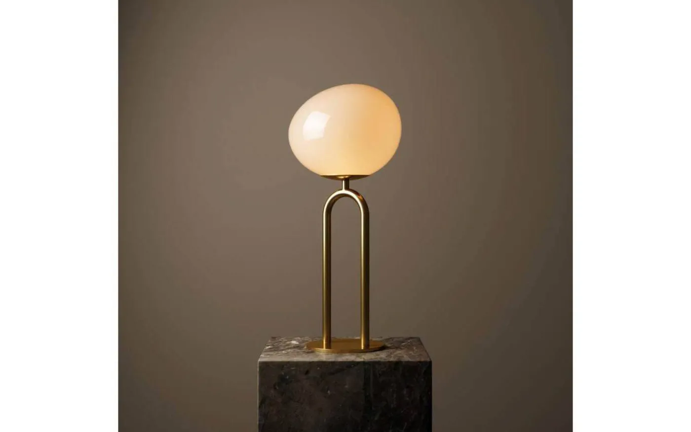 Shapes Bordslampa 47cm Mässing