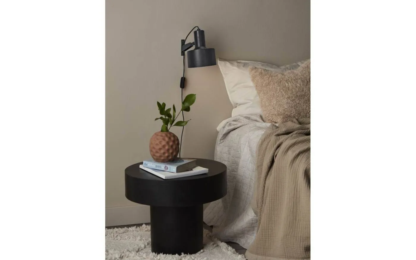 Solo Vägglampa 23cm Matt Svart