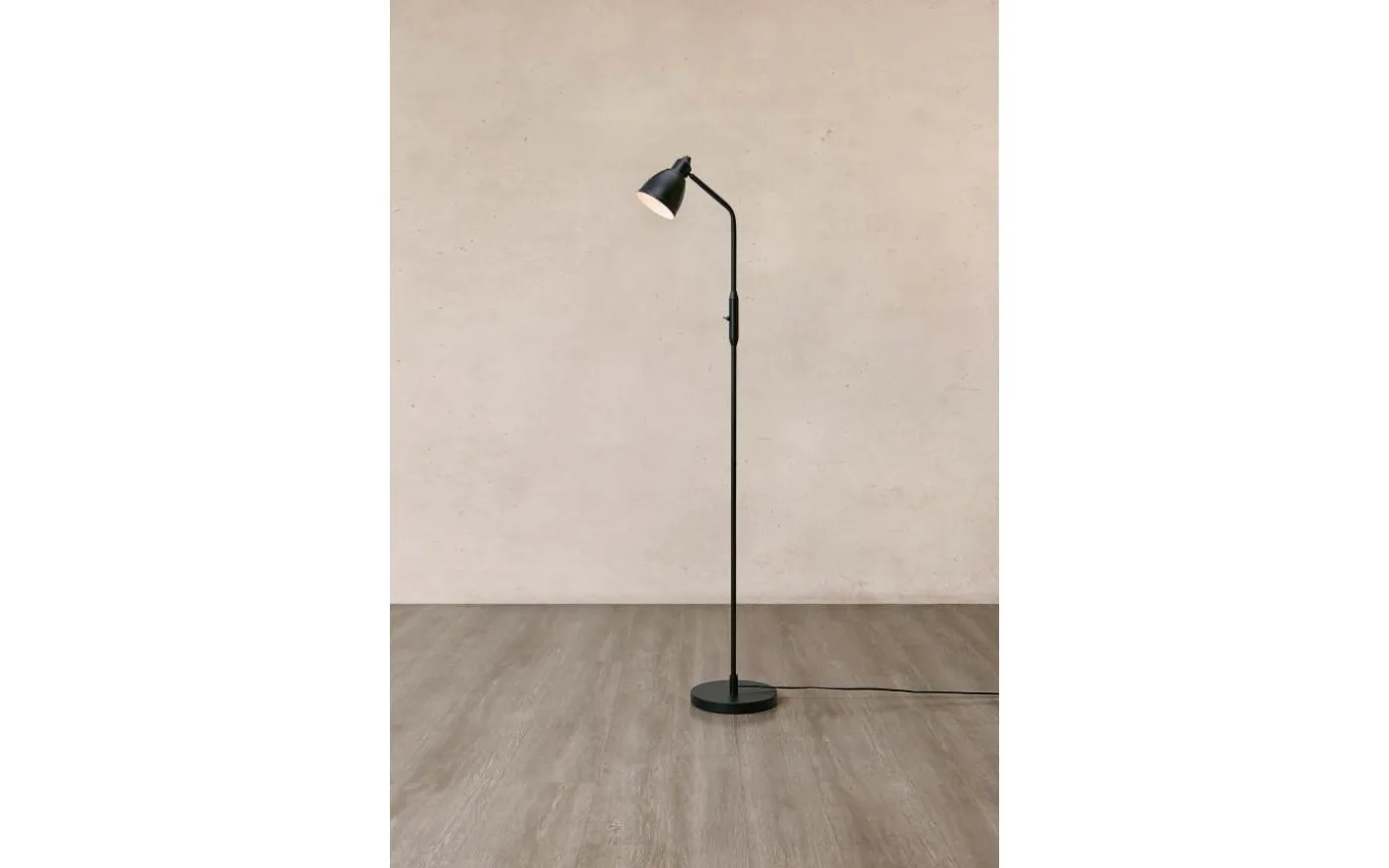 Story Golvlampa 145cm Svart