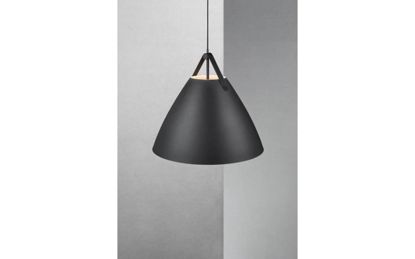 Strap Taklampa 68cm Svart