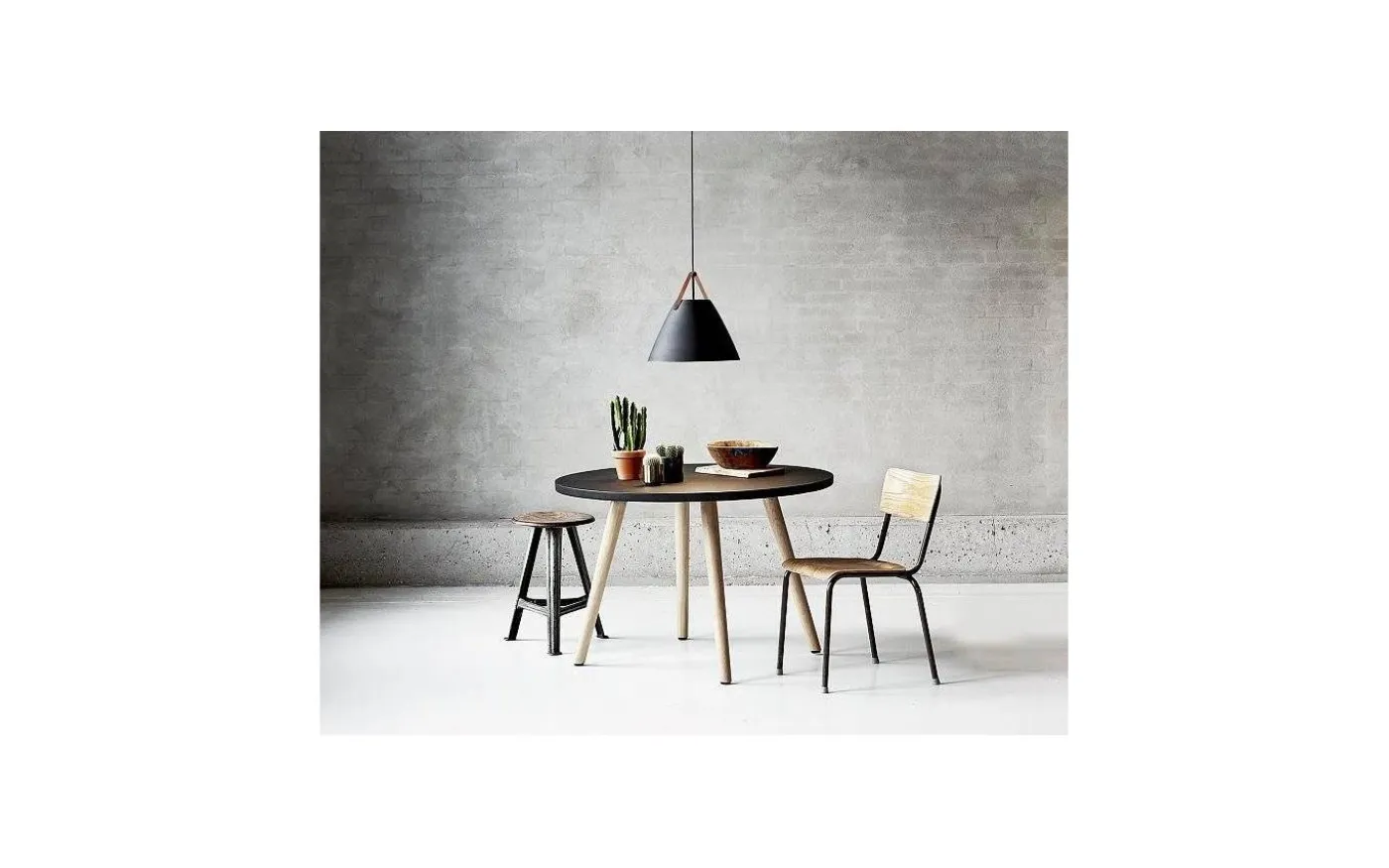 Strap Taklampa 36cm Svart