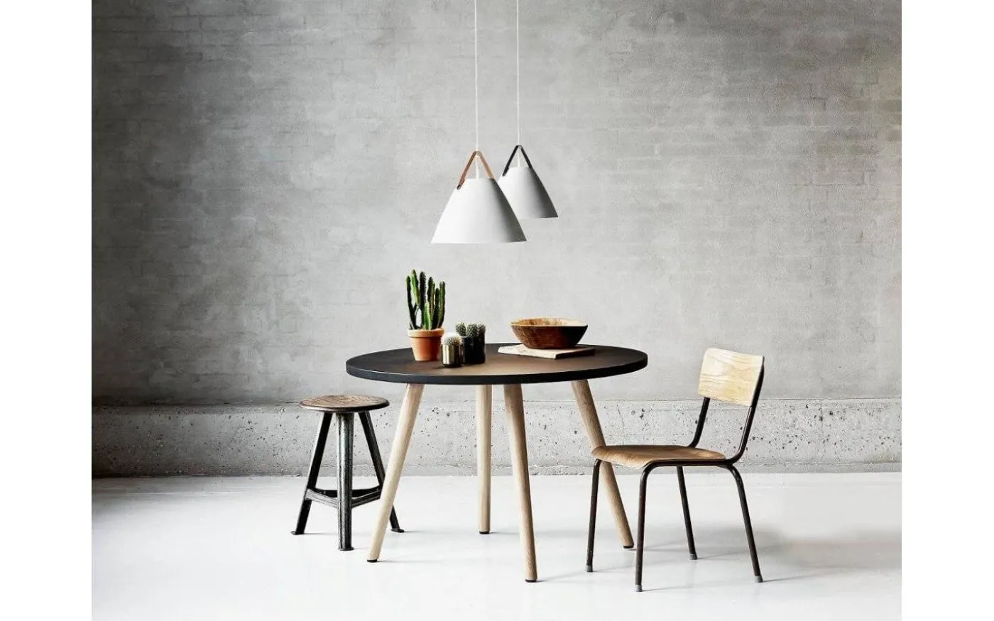 Strap Taklampa 27cm Vit