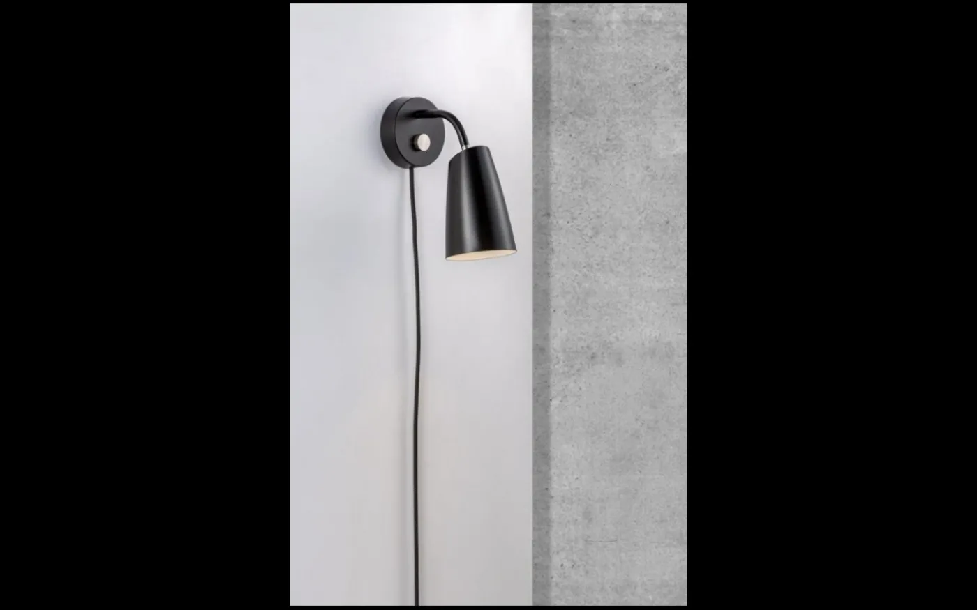 Sway Vägglampa 26cm USB Svart