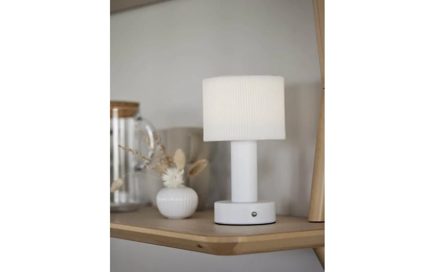 Tiara Uppladdningsbar Bordslampa 24cm LED CCT Vit