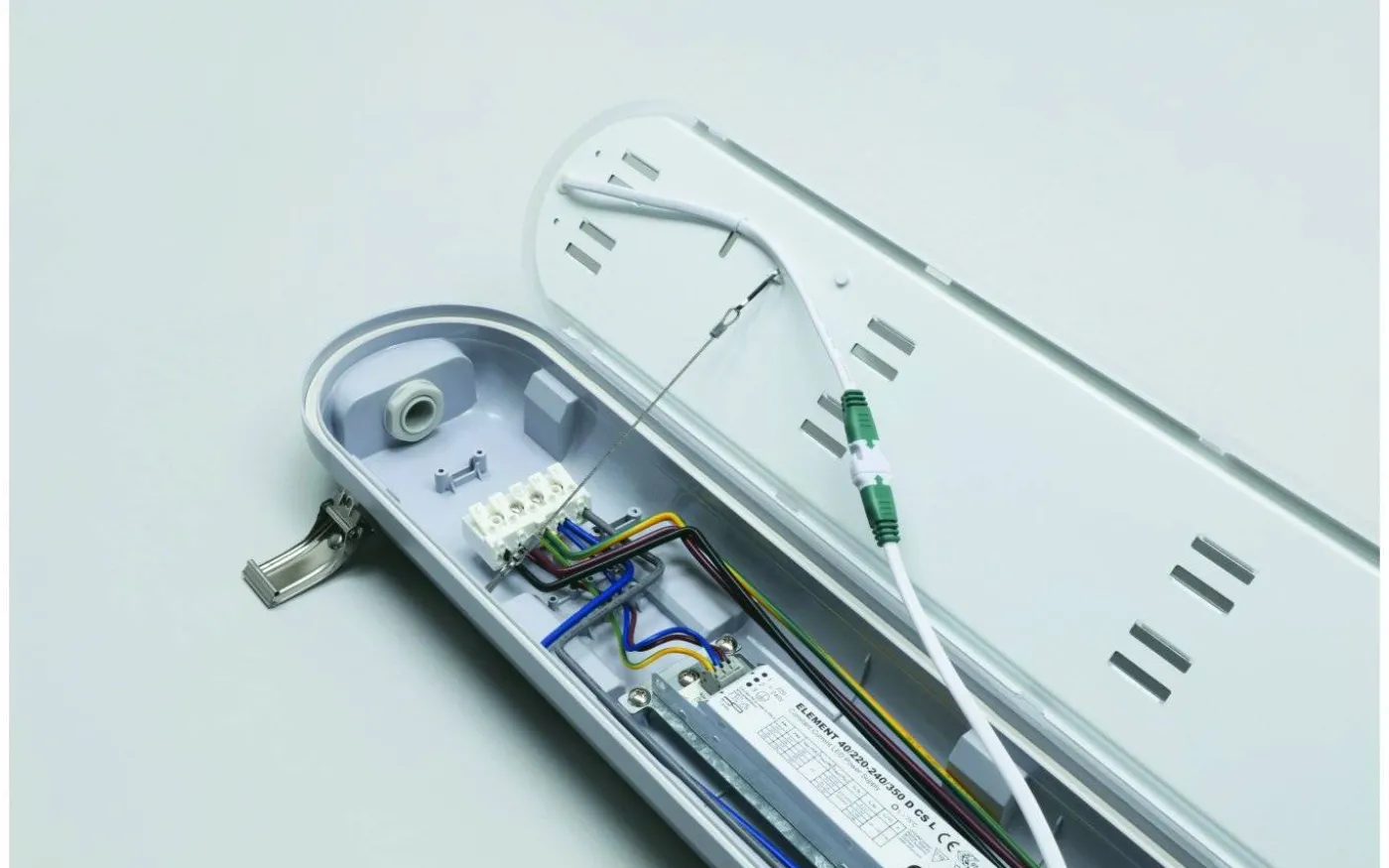 Triton LED-Armatur 60cm 2500lm 20W 4000K IP65 D-märkt