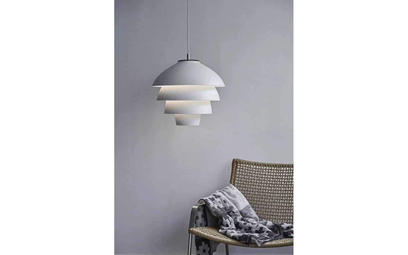 Valencia Taklampa 42cm Vit/Krom