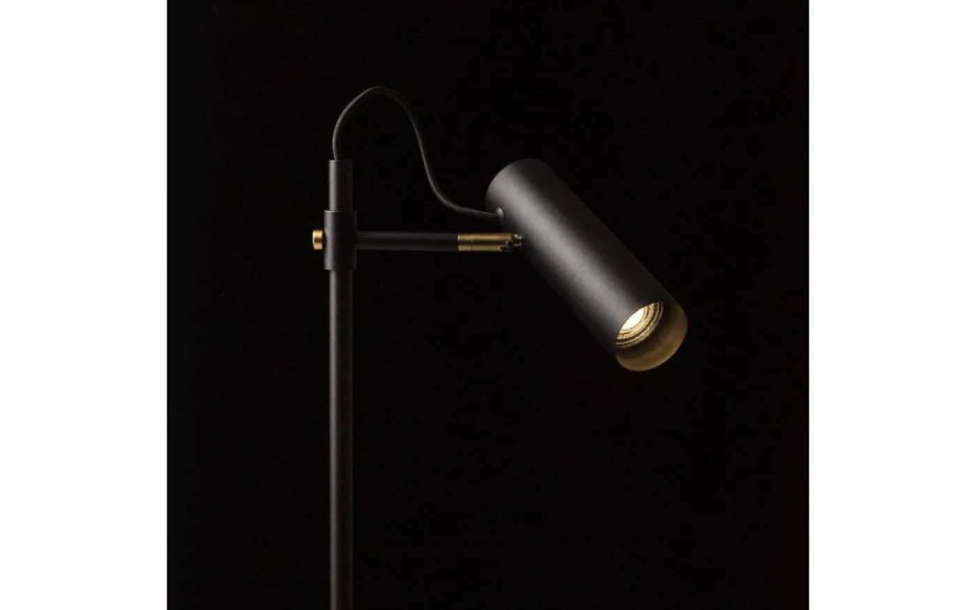 Varia Golvlampa 154cm Svart/Mässing