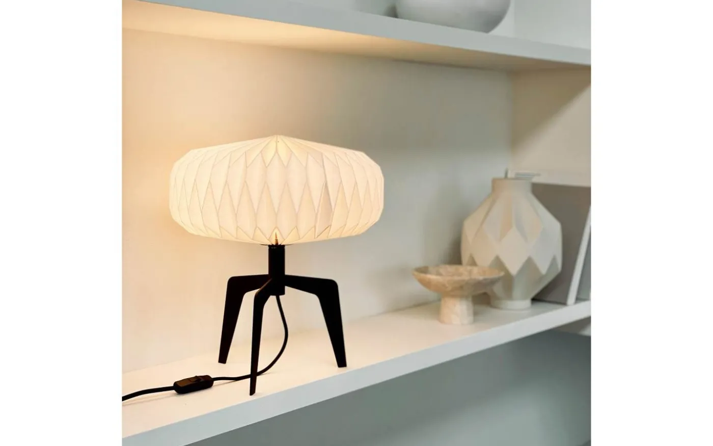 Ventnor Bordslampa 34cm Vit Pappersskärm/Svart