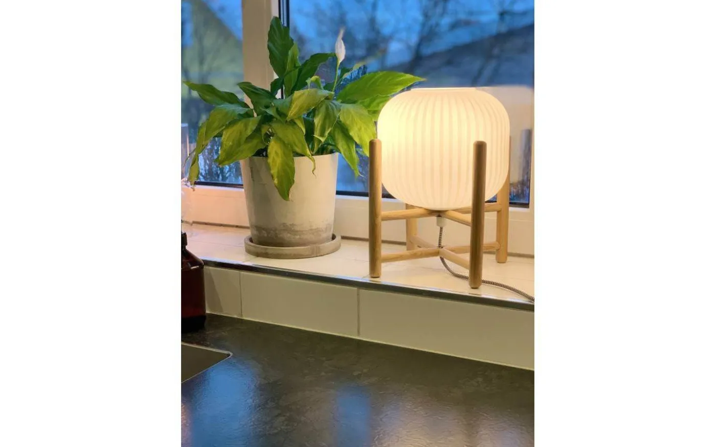 Vinda Bordslampa 24cm Trä/Opalvit