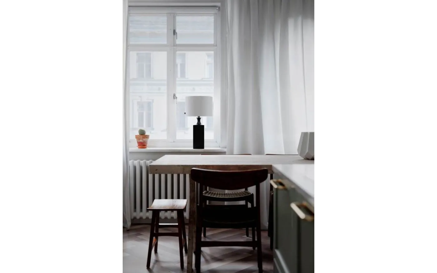 Woody Bordslampa 56cm Svart/Vit