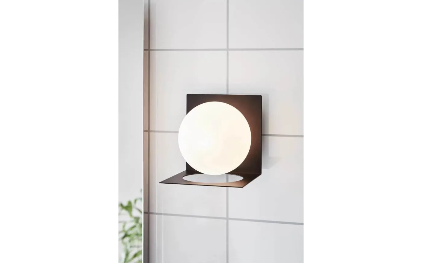 Zenit Vägglampa 1L Svart/Opal IP44